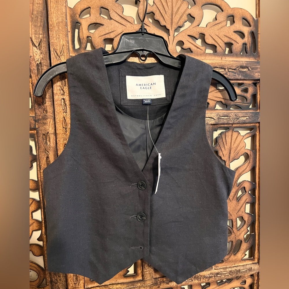 American Eagle Gray Button-Up Vest